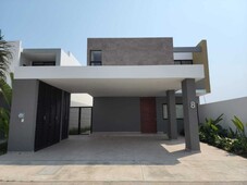 casa en venta de 3 recamaras y jardin en el fracc lomas del dorado en veracruz