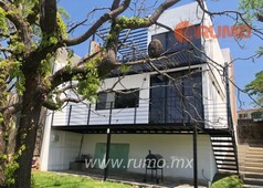 CASA EN VENTA DENTRO DE FRACCIONAMIENTO!!