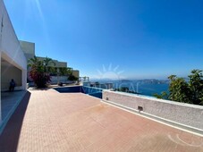 Baja de Precio Casa en venta en las Brisas La Cruz en Acapulco, para remodelar