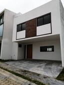 Casa en Venta en Lomas de Angelópolis,Excelente Ubicación y Amenidades, acabados