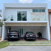 casa en venta en privadas del pedregal.