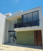 casa en venta en solares en coto fontee