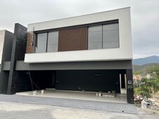 casa en venta zona sur mty encinos del vergel