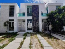 Casa en venta ubicada en residencial Marsella II Playa Del Carmen P3800