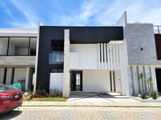 casa nueva en venta con 5 recamaras 1 en planta baja en lomas de angelopolis pue