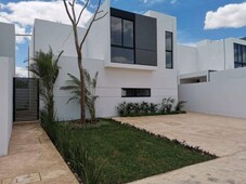 entrega inmediata casa en privada al norte de mérida ,cholul- conkal. con amenidades.