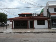 Hermosa casa en esquina COL. MOLEROS, Culiacán Sinaloa