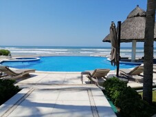 residencia en venta con acceso a playa con 7 recámaras en 3 vidas acapulco