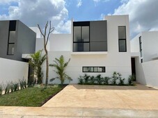 VENTA CASA MANTRA - En Privada Zentura Residencial, Cholul, Yucatán