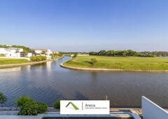 vivienda residencial con alberca y vista al rio en fraccionamiento exclusivo