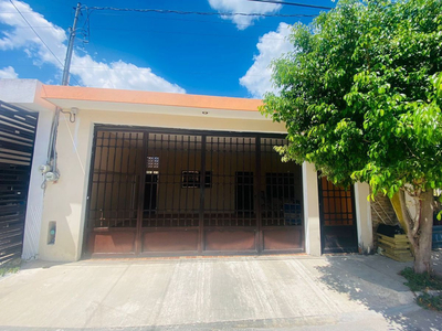 Casa De Un Piso En Francisco De Montejo Con Paneles Solares