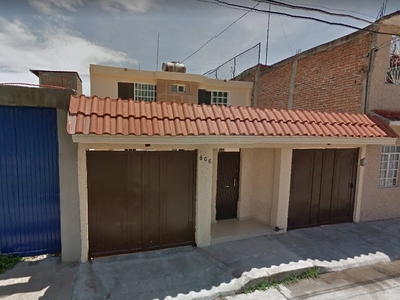 Casa En Venta / Col. Jardines / Celaya, Gto