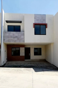 Casa En Venta En Altavista Zapopan