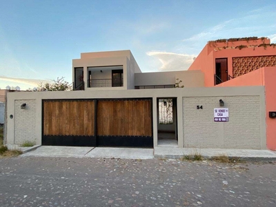 Casa Fuentes En Venta, Colonia Atascadero En San Miguel De A