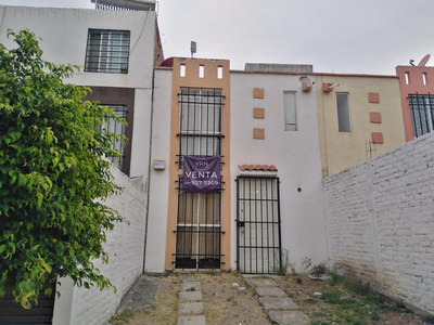 Casa Venta 2 Recámaras Amplio Patio Techado Excelente Precio El Faro Residencial Zona Norte León Gto