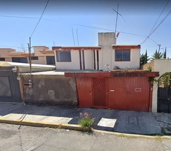 Hermosa Y Muy Bien Ubicada Casa Adjudicada En Remate Bancario En Puebla , Ec, Ya