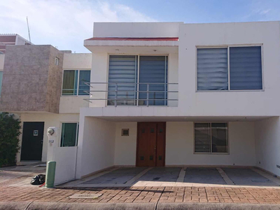 Se Vende Casa En Exclusivo Residencial Piamonte Irapuato