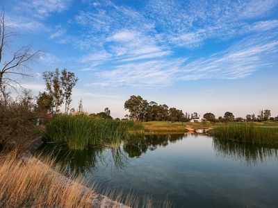 Terreno Al Pie Del Lago Campo De Golf Eres