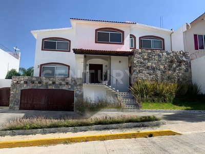 Venta Casa Tres Niveles En Fracc La Calera, Puebla 600m2 De Jardín