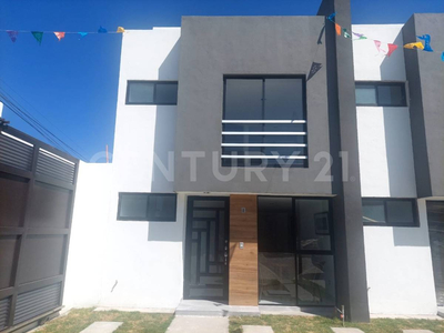 Venta De Casa Nueva, 3rec, 3baños+roof 11sur, San Isidro Castillotla, Puebla