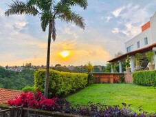 Doomos. Hermosa casa iluminada con alberca y vista panorámica en Cuernavaca