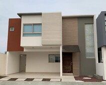 doomos. lomas de la rioja, casa en venta con sala de tv y 3 recamaras, ar