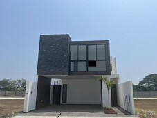 doomos. lomas del dorado, casa en venta con jardín y 3 recámaras con baño