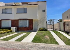 se renta hermosa casa en la floresta bosques del lago