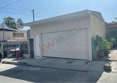 Casas en venta - 108m2 - 2 recámaras - Tijuana - $2,500,000