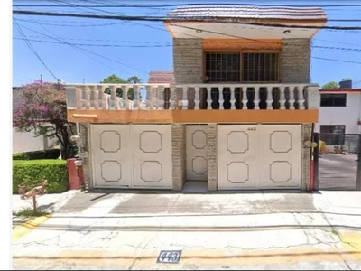 A La Venta Casa En La Hermosa Colonia Valle Dorado En Tlalnepantla, Remate Bancario