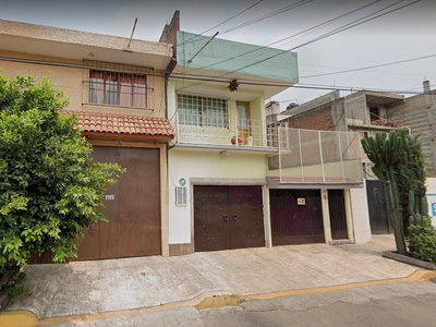 Casa De Gran Oportunidad En Pedregal De Santo Domingo.