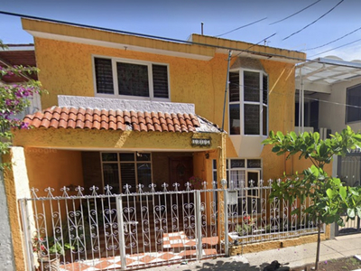 Casa En Remate En Calle Jesús Galindo Y Villa En Jardines De La Paz, Guadalajara, Jalisco