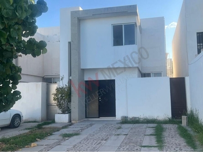 Casa en renta Residencial Senderos al norte de la ciudad