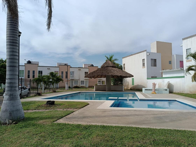 Casa En Venta En Real Del Palmar Manzano Condominio Maracuyá Con 2 Recámaras, 1.5 Baños, Alberca, Condo Privado A 10 Minutos De Las Playas De Acapulco Diamante.