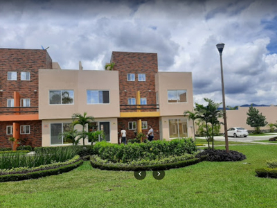 Hermosa Casa De 3 Recamaras En Condominio Con Alberca En Venta De Recuperacion Bancaria Encondominio Laureles, Villas Oacalco Yautepec