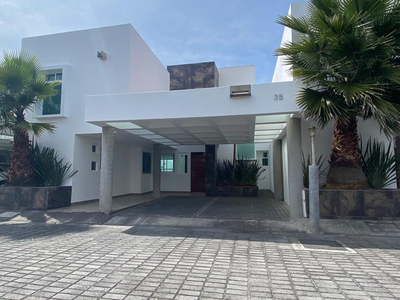 Renta Casa En Condominio, La Asuncion, Metepec.