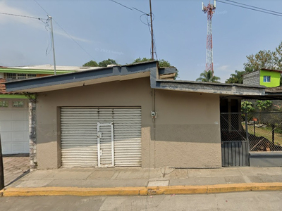 Venta De Casa En Ixtaczoquitlán Centro, Excelente Extensión De Terreno.