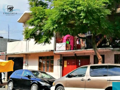 Venta De Casa Multifamiliar En Nezahualcóyotl, Colonia Manantiales.