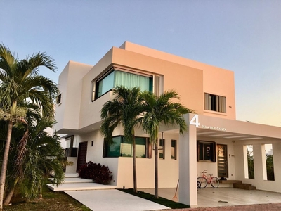 Venta Residencia 4 Recámaras En Isla Dorada Cancun Excelent