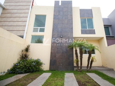 Casas en venta - 212m2 - 3 recámaras - Estado de Residencial Esmeralda Norte - $2,565,000