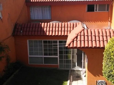 VENDO CASA EN EXCELENTE CIRCUITO DE CIUDAD SATELITE