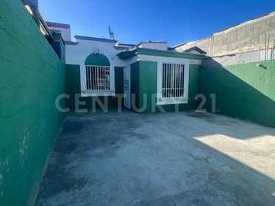 CASA EN VENTA EN VILLA DEL REAL, TIJUANA BAJA CALIFORNIA.