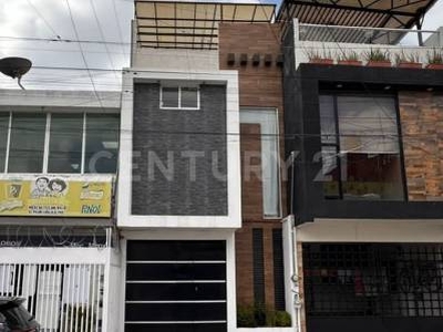 VENTA DE CASA, 3 PISOS Y JACUZZI EN SAN PEDRO CHOLULA PUEBLA