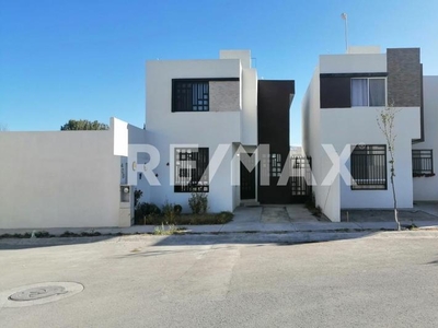 Casas en renta - 105m2 - 3 recámaras - Arteaga - $10,000
