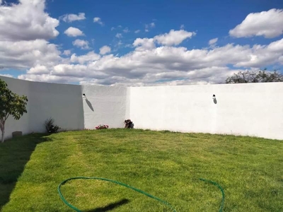 Casas en venta - 300m2 - 2 recámaras - Tequisquiapan - $1,950,000