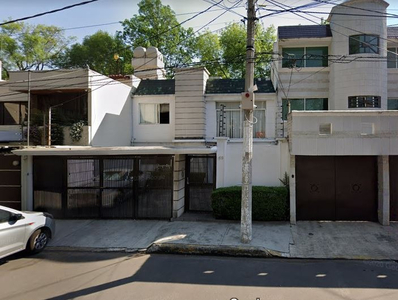 A La Venta: Casa En Country Club Churubusco, Coyoacan, En Remate Hipotecario