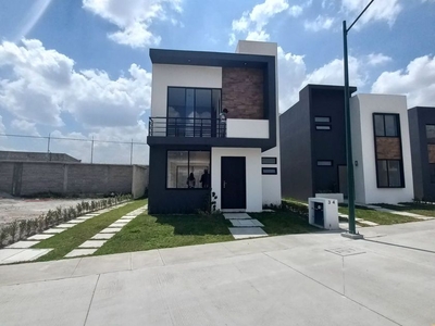 Casa en condominio en venta La Crespa, San Mateo Otzacatipan, Estado De México, México