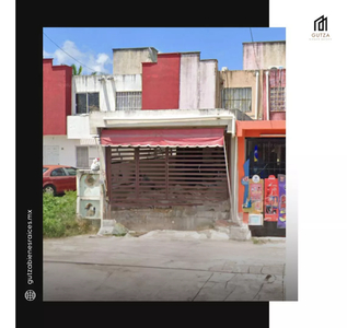 Casa En En Benito Juárez, Quintana Roo. Col. Los Heroes. C.p. 77518 Calle Av. Chac Mool
