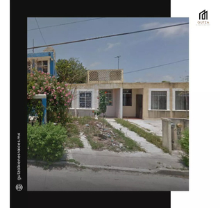 Casa En Enta En Puerto Morelos, Quintana Roo. Col. Villa Morelos. C.p. 77580 Calle Goleta