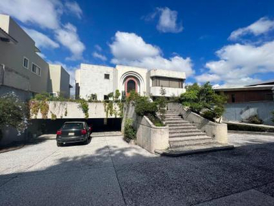 Casa En Venta En Bosques De Las Lomas.